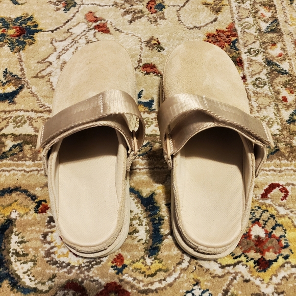 UGG Goldenstar Slingback Clog Flats - Picture 4 of 10